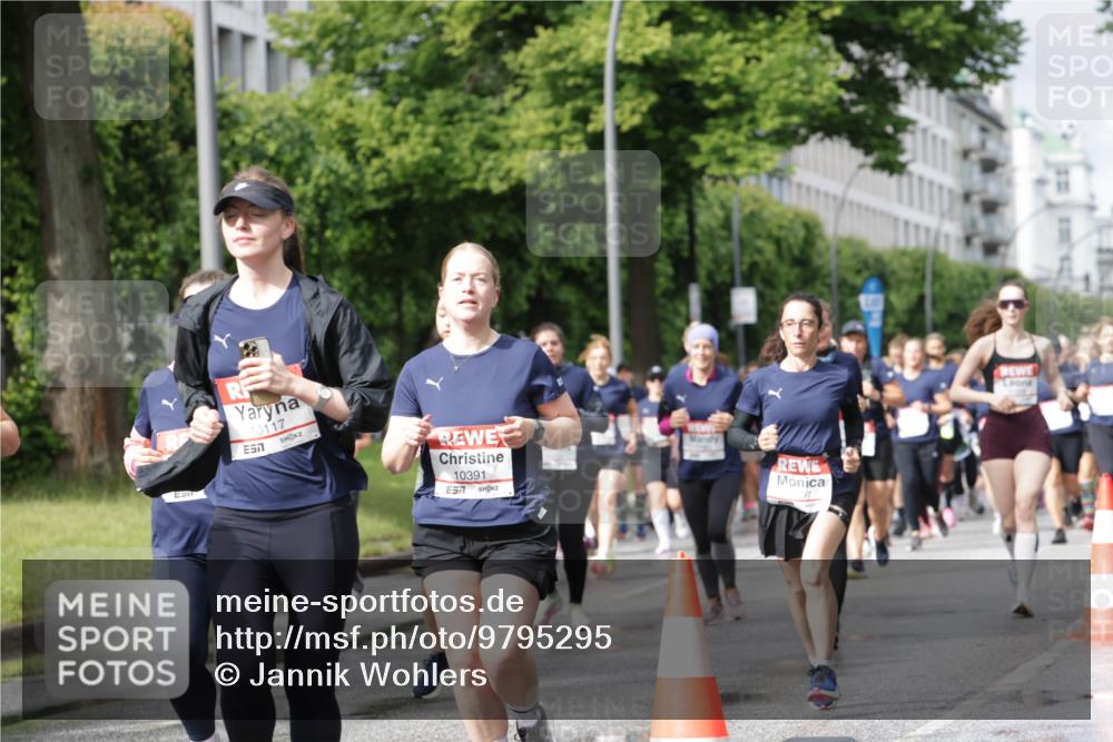 14.06.2026 - REWE Women's Run Jannik Wohlers http://msf.ph/oto/9795295 14.06.2026 09:09:29 Laufen 10117, 7, 10391 meine-sportfotos.de