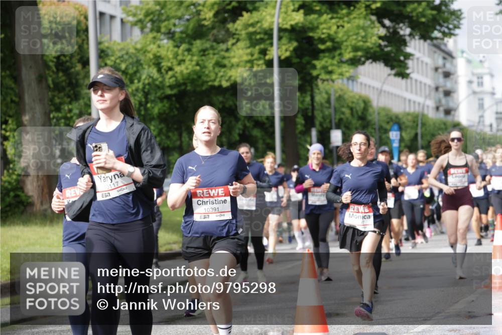 14.06.2026 - REWE Women's Run Jannik Wohlers http://msf.ph/oto/9795298 14.06.2026 09:09:30 Laufen 10117, 7, 10391, 7 meine-sportfotos.de