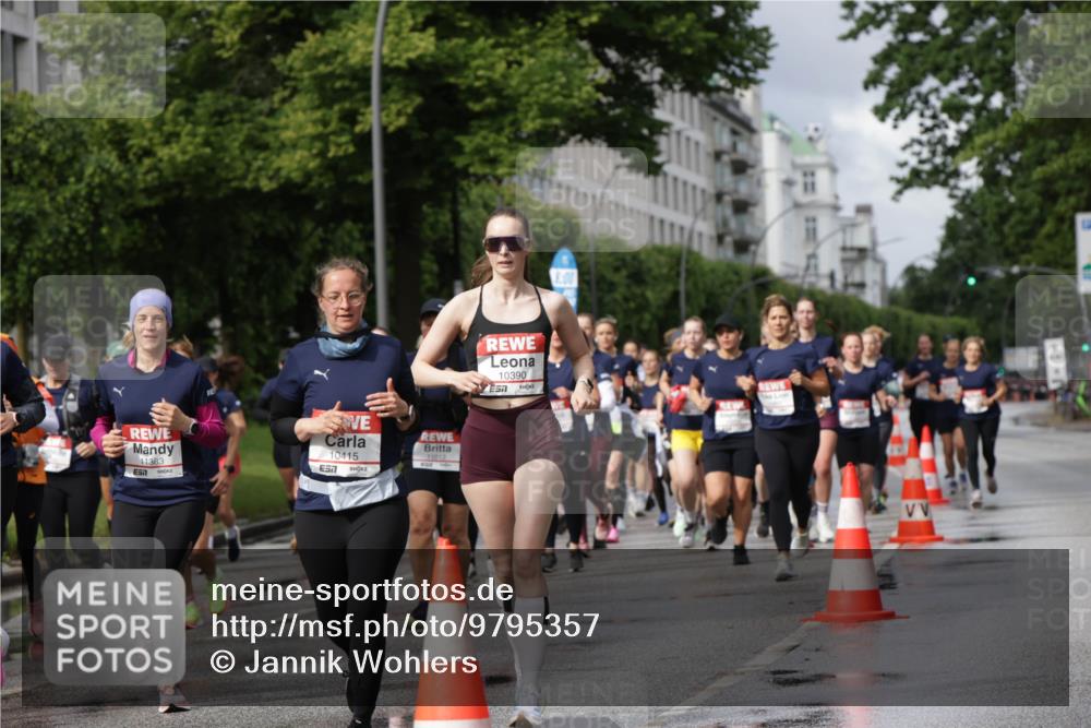 14.06.2026 - REWE Women's Run Jannik Wohlers http://msf.ph/oto/9795357 14.06.2026 09:09:32 Laufen 11383, 10415, 11013, 10390, 3, 1 meine-sportfotos.de