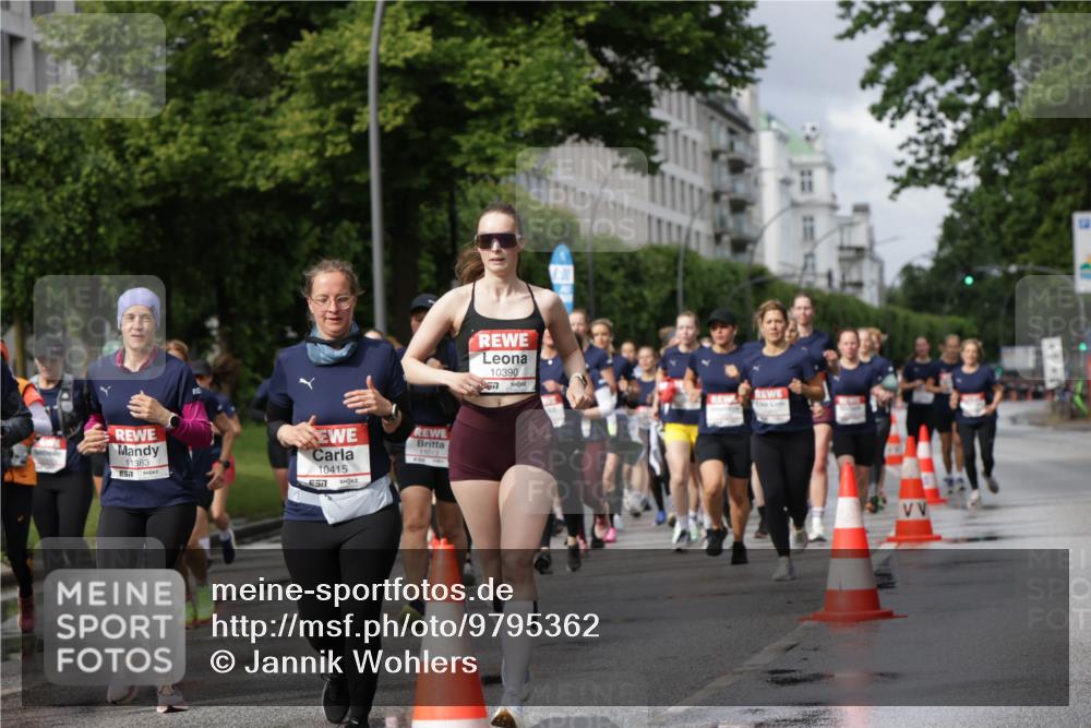 14.06.2026 - REWE Women's Run Jannik Wohlers http://msf.ph/oto/9795362 14.06.2026 09:09:32 Laufen 11383, 10415, 7, 10390, 57 meine-sportfotos.de