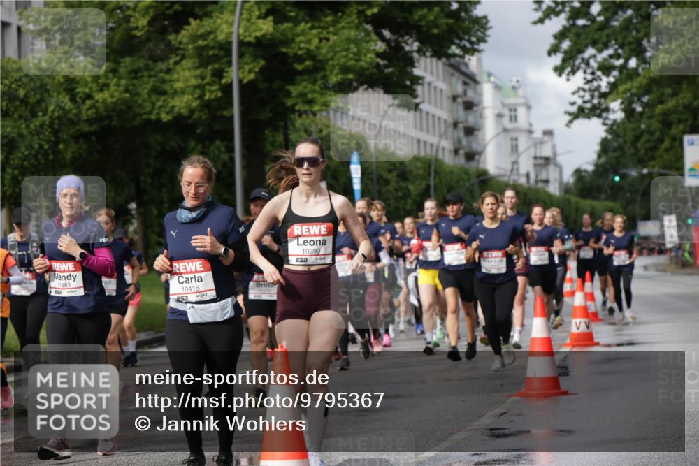 14.06.2026 - REWE Women's Run Jannik Wohlers http://msf.ph/oto/9795367 14.06.2026 09:09:32 Laufen 11383, 10415, 557, 11013, 10390 meine-sportfotos.de