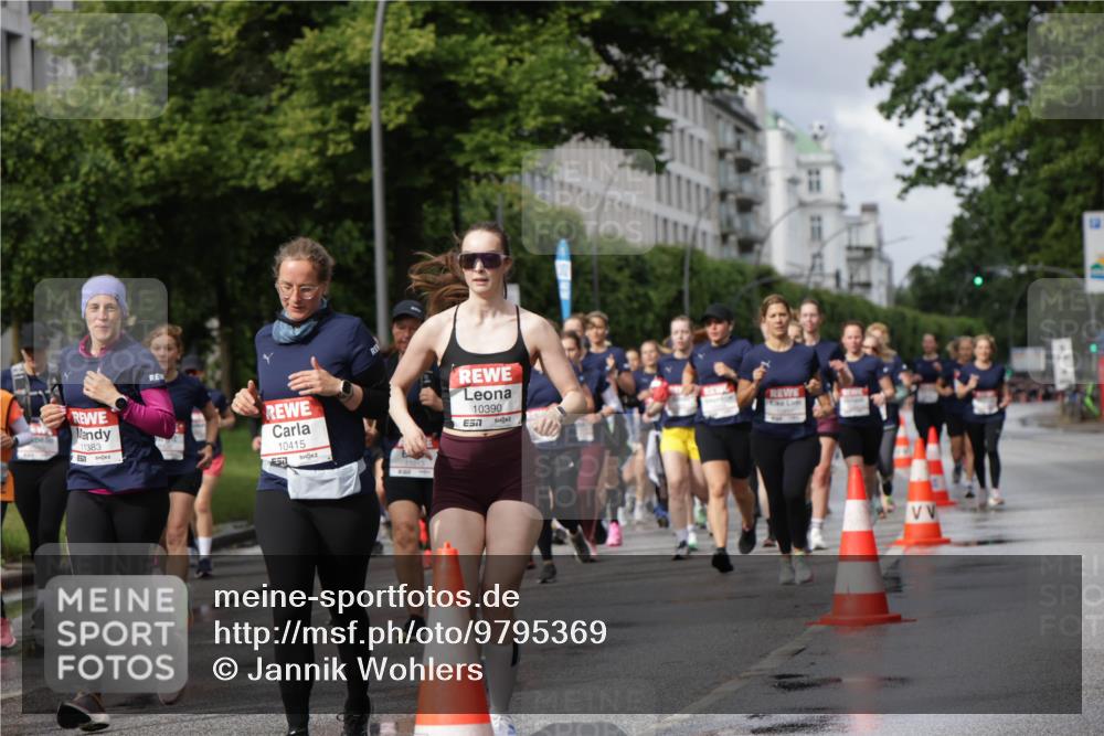 14.06.2026 - REWE Women's Run Jannik Wohlers http://msf.ph/oto/9795369 14.06.2026 09:09:32 Laufen 11383, 10415, 10390, 7 meine-sportfotos.de