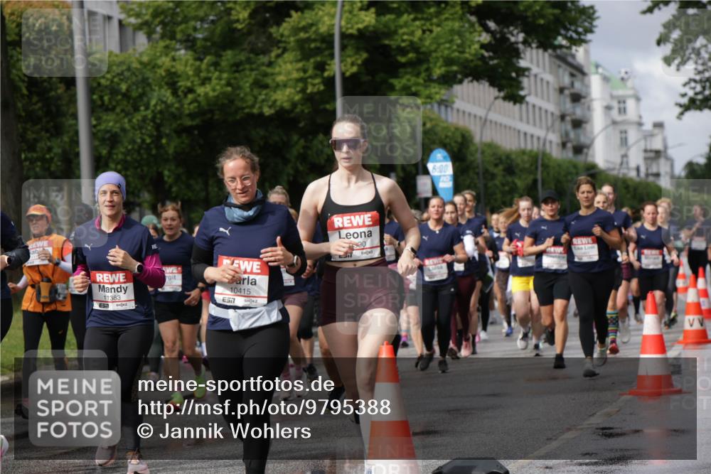 14.06.2026 - REWE Women's Run Jannik Wohlers http://msf.ph/oto/9795388 14.06.2026 09:09:33 Laufen 11383, 10415, 7, 00, 8, 00 meine-sportfotos.de