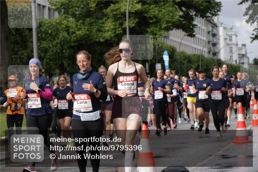 14.06.2026 - REWE Women's Run Jannik Wohlers http://msf.ph/oto/9795396 14.06.2026 09:09:33 Laufen 11383, 51, 10415, 10390 meine-sportfotos.de