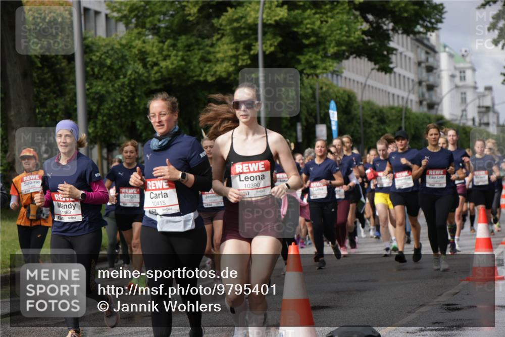 14.06.2026 - REWE Women's Run Jannik Wohlers http://msf.ph/oto/9795401 14.06.2026 09:09:33 Laufen 11383, 10415, 10390, 777 meine-sportfotos.de