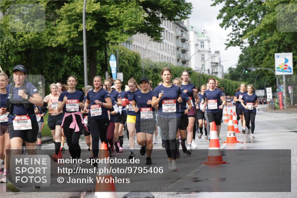 14.06.2026 - REWE Women's Run Jannik Wohlers http://msf.ph/oto/9795406 14.06.2026 09:09:34 Laufen 1030, 11013, 1118, 10815, 11436, 10451, 10554, 657 meine-sportfotos.de
