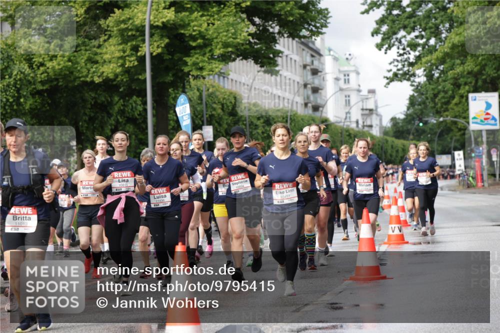 14.06.2026 - REWE Women's Run Jannik Wohlers http://msf.ph/oto/9795415 14.06.2026 09:09:35 Laufen 11013, 7, 10815, 11436, 7, 800, 10554, 10451, 11304 meine-sportfotos.de
