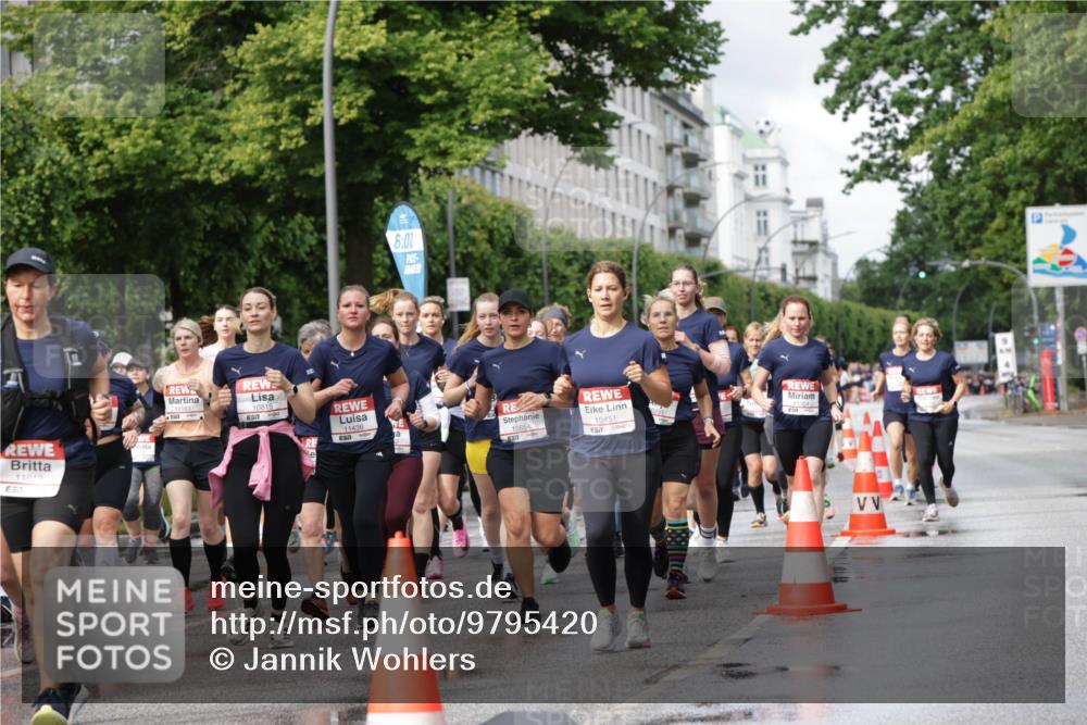 14.06.2026 - REWE Women's Run Jannik Wohlers http://msf.ph/oto/9795420 14.06.2026 09:09:35 Laufen 11012, 50, 11183, 6, 00, 10815, 10554, 10451 meine-sportfotos.de
