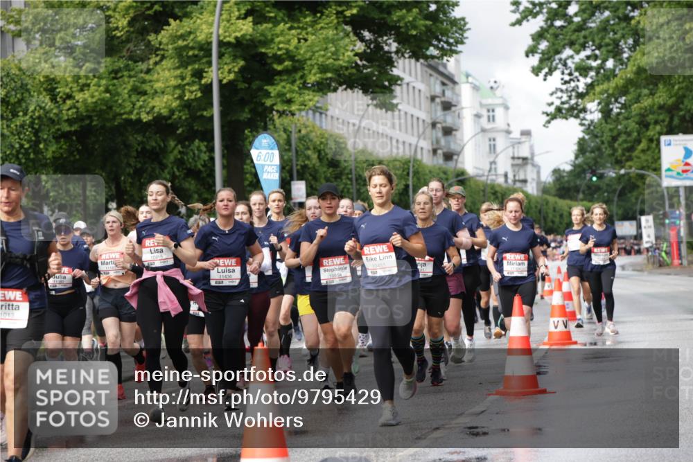 14.06.2026 - REWE Women's Run Jannik Wohlers http://msf.ph/oto/9795429 14.06.2026 09:09:35 Laufen 1013, 6, 00, 10451, 10554, 91, 10815, 7, 11183, 11436, 11304 meine-sportfotos.de