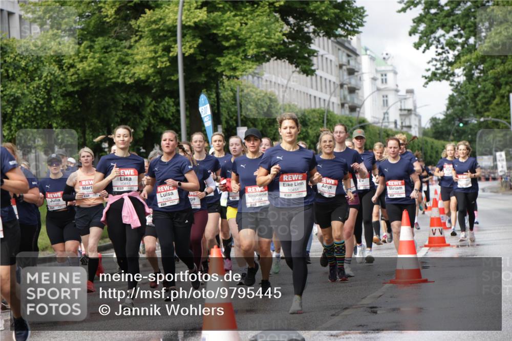 14.06.2026 - REWE Women's Run Jannik Wohlers http://msf.ph/oto/9795445 14.06.2026 09:09:35 Laufen 1118, 11092, 10815, 11436, 10554, 10451 meine-sportfotos.de