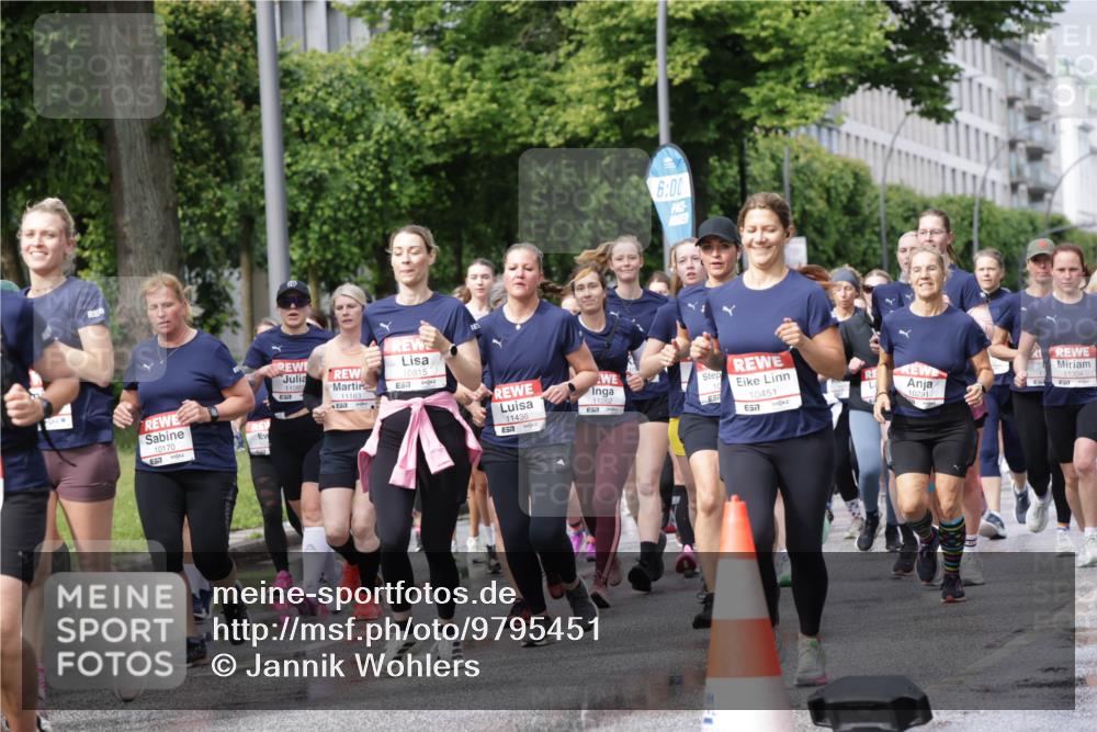 14.06.2026 - REWE Women's Run Jannik Wohlers http://msf.ph/oto/9795451 14.06.2026 09:09:36 Laufen 10170, 7, 11092, 57, 10815, 577, 11436, 7, 57, 6, 00, 10451, 10291, 11304 meine-sportfotos.de