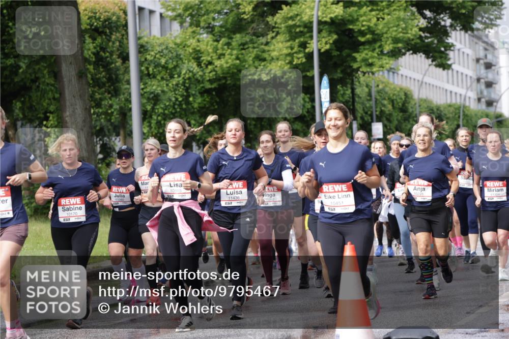 14.06.2026 - REWE Women's Run Jannik Wohlers http://msf.ph/oto/9795467 14.06.2026 09:09:36 Laufen 111, 10815, 57, 11436, 10170, 57, 11092, 11262, 10451, 10291 meine-sportfotos.de