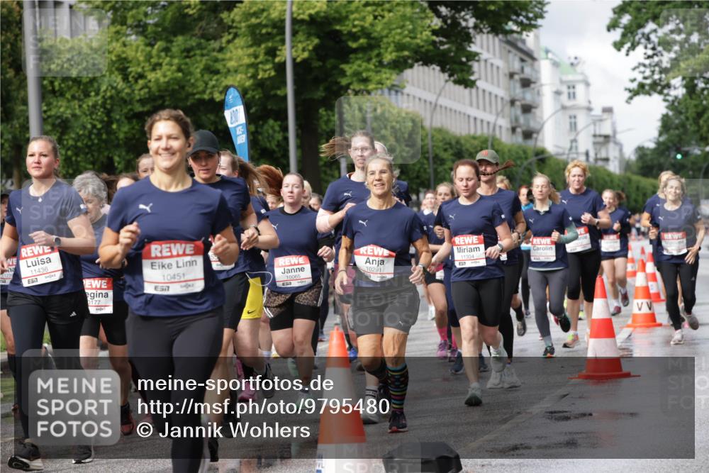 14.06.2026 - REWE Women's Run Jannik Wohlers http://msf.ph/oto/9795480 14.06.2026 09:09:37 Laufen 11229, 11436, 657, 0177, 10451, 7, 10065, 10291, 11304 meine-sportfotos.de