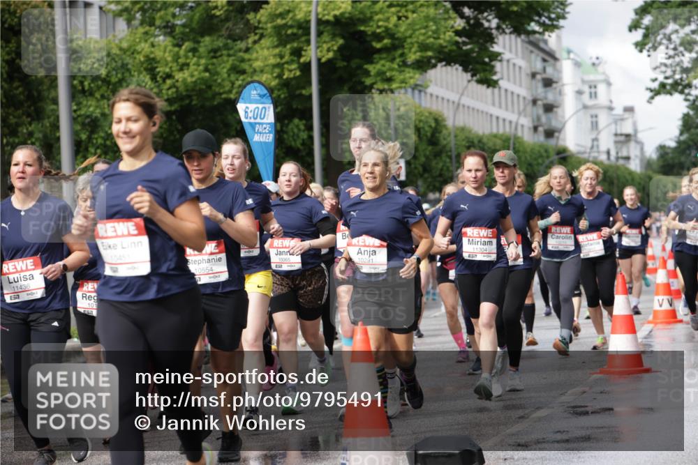 14.06.2026 - REWE Women's Run Jannik Wohlers http://msf.ph/oto/9795491 14.06.2026 09:09:38 Laufen 6, 00, 10451, 10554, 77, 10065, 10291, 11436, 857, 101, 17, 11304 meine-sportfotos.de