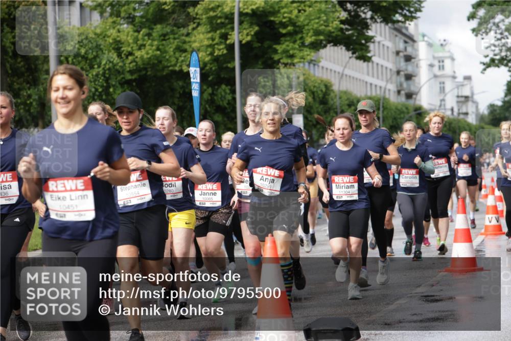 14.06.2026 - REWE Women's Run Jannik Wohlers http://msf.ph/oto/9795500 14.06.2026 09:09:38 Laufen 436, 10451, 0280, 10554, 7, 0, 10065, 10291, 102, 11304 meine-sportfotos.de