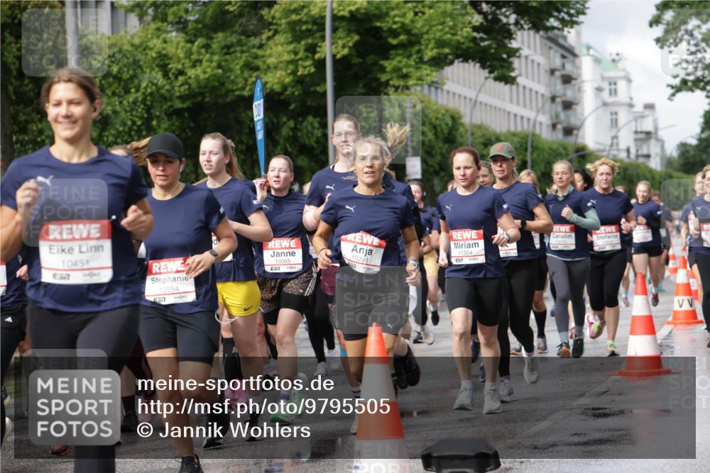 14.06.2026 - REWE Women's Run Jannik Wohlers http://msf.ph/oto/9795505 14.06.2026 09:09:38 Laufen 20, 11304, 10451, 6517, 10554, 10065, 10291, 7 meine-sportfotos.de