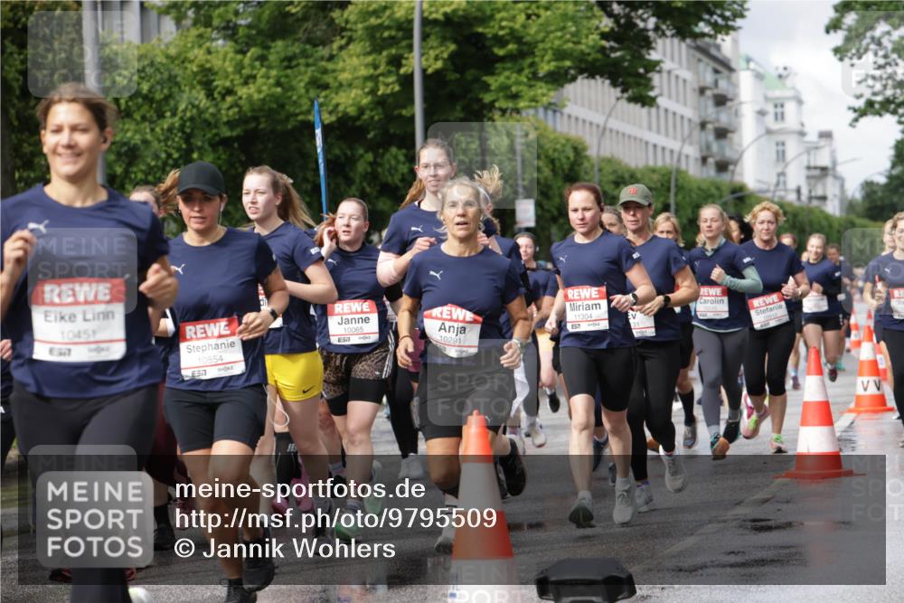 14.06.2026 - REWE Women's Run Jannik Wohlers http://msf.ph/oto/9795509 14.06.2026 09:09:38 Laufen 1045, 10554, 57, 10065, 10291, 11304, 7, 131 meine-sportfotos.de