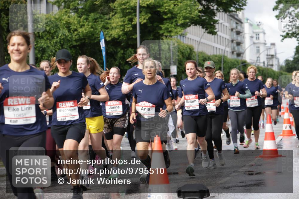 14.06.2026 - REWE Women's Run Jannik Wohlers http://msf.ph/oto/9795510 14.06.2026 09:09:38 Laufen 1045, 8377, 10554, 10065, 10291, 11304, 7, 131 meine-sportfotos.de