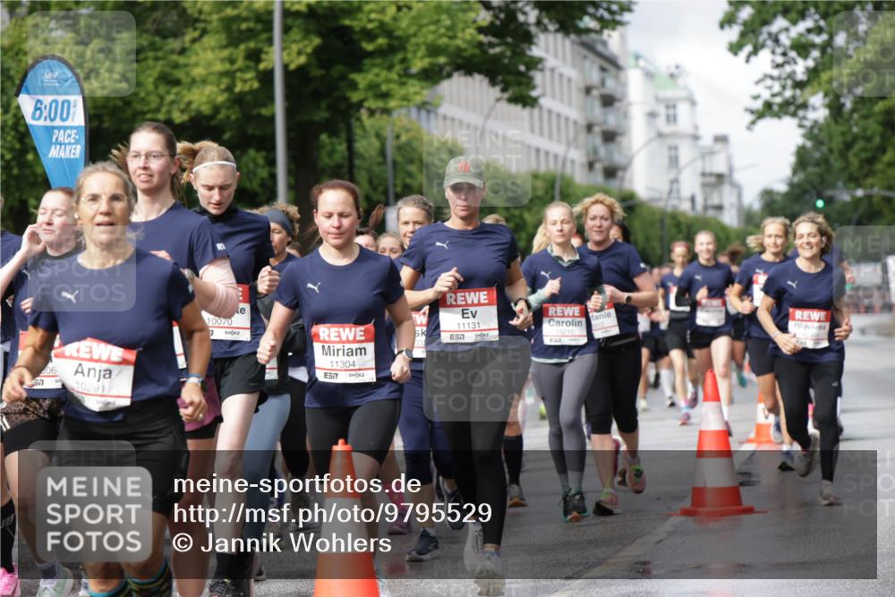 14.06.2026 - REWE Women's Run Jannik Wohlers http://msf.ph/oto/9795529 14.06.2026 09:09:39 Laufen 6, 00, 06, 10291, 10070, 7, 11304, 7, 11131, 57, 10210 meine-sportfotos.de
