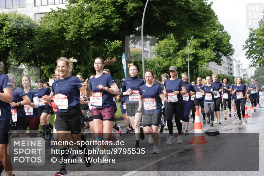 14.06.2026 - REWE Women's Run Jannik Wohlers http://msf.ph/oto/9795535 14.06.2026 09:09:41 Laufen 10291, 10279, 10070, 7, 57, 11131 meine-sportfotos.de