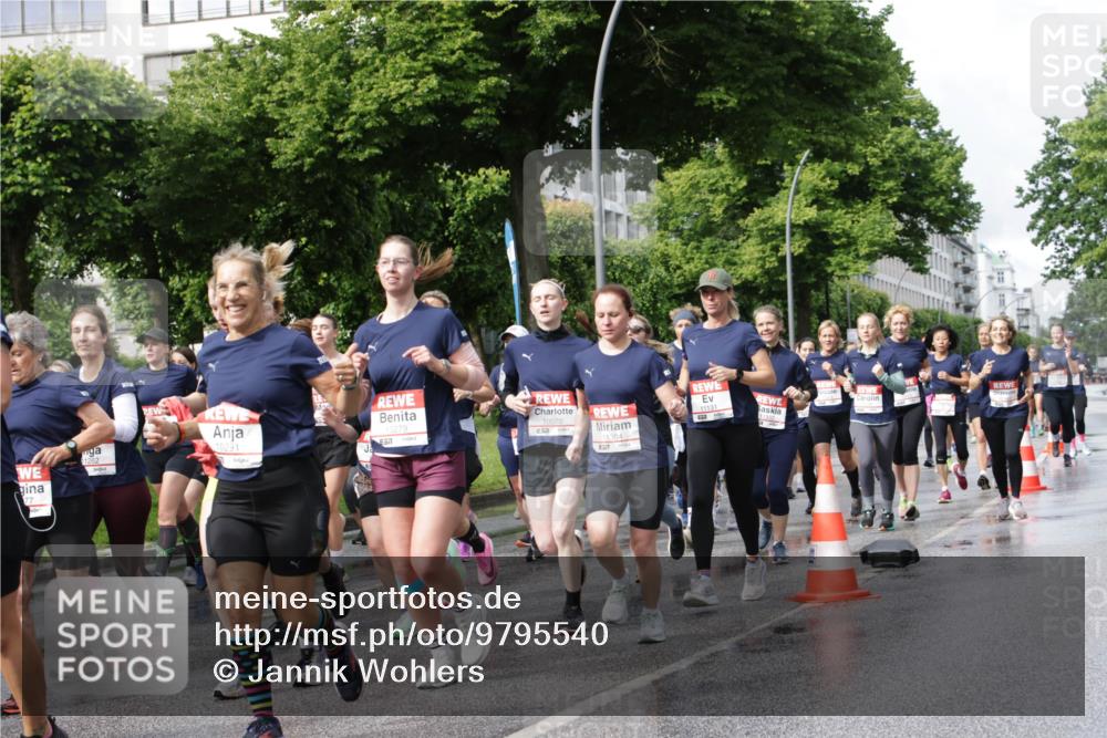 14.06.2026 - REWE Women's Run Jannik Wohlers http://msf.ph/oto/9795540 14.06.2026 09:09:41 Laufen 77, 1262, 10291, 10279, 57, 10070, 11131 meine-sportfotos.de