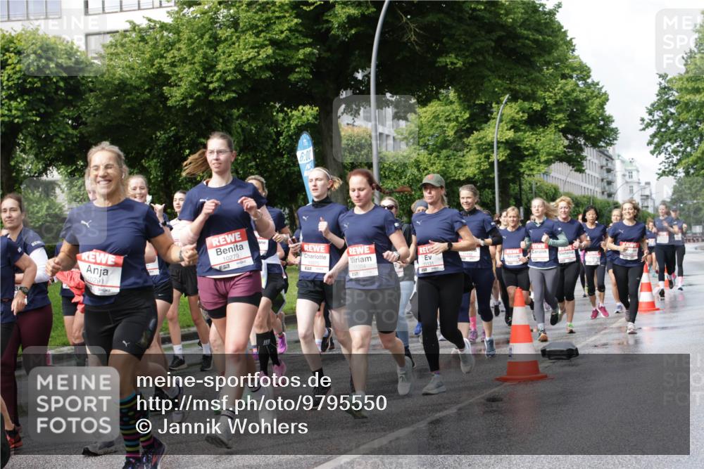 14.06.2026 - REWE Women's Run Jannik Wohlers http://msf.ph/oto/9795550 14.06.2026 09:09:41 Laufen 10291, 10279, 57, 6, 00, 10070, 11304, 57 meine-sportfotos.de