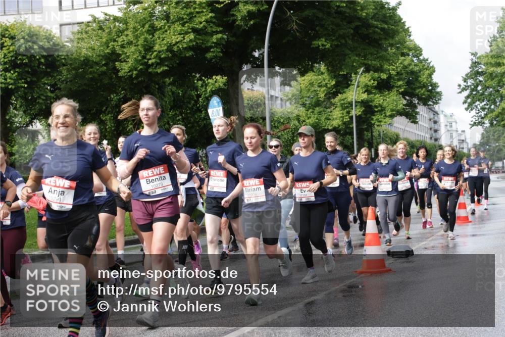 14.06.2026 - REWE Women's Run Jannik Wohlers http://msf.ph/oto/9795554 14.06.2026 09:09:41 Laufen 10291, 10279, 6, 00, 011304, 57, 11131 meine-sportfotos.de