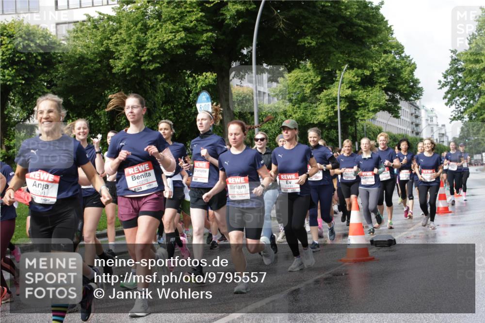 14.06.2026 - REWE Women's Run Jannik Wohlers http://msf.ph/oto/9795557 14.06.2026 09:09:41 Laufen 8, 00, 10279, 10291, 7, 11888, 11304, 7, 11131, 657 meine-sportfotos.de