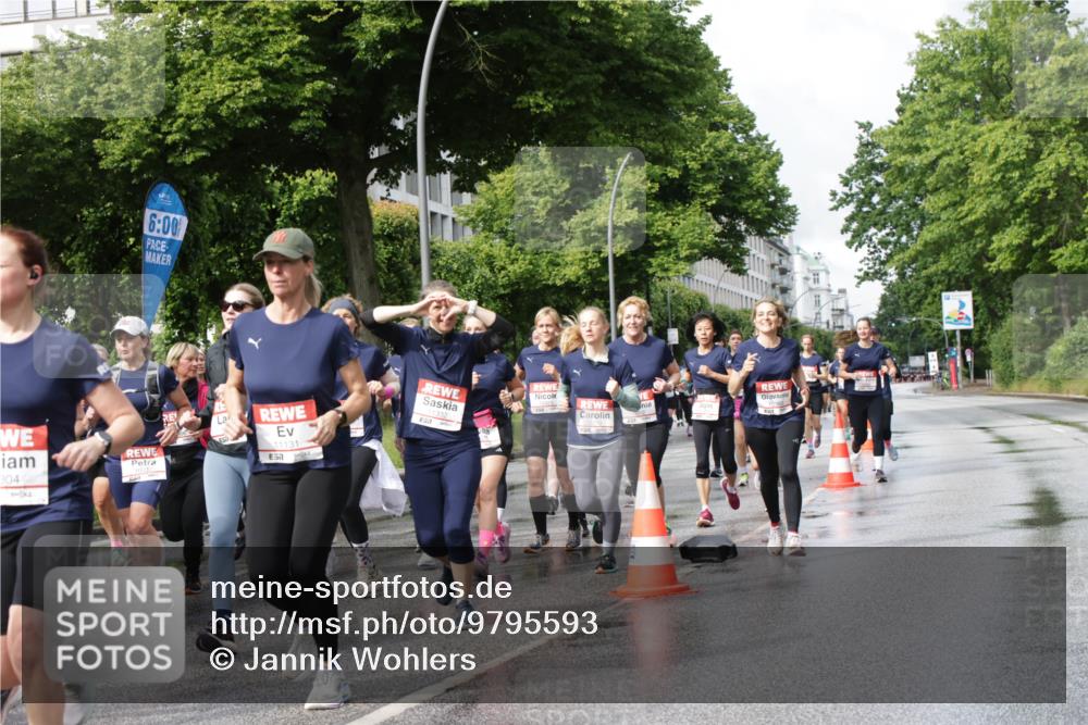 14.06.2026 - REWE Women's Run Jannik Wohlers http://msf.ph/oto/9795593 14.06.2026 09:09:42 Laufen 6, 00, 304, 1332, 11131 meine-sportfotos.de