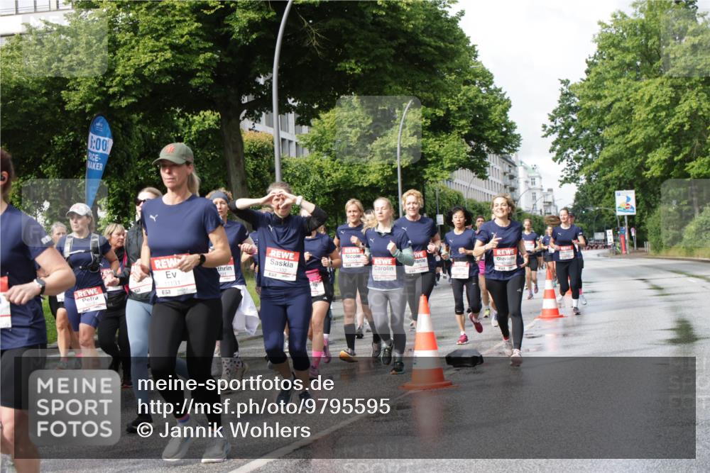 14.06.2026 - REWE Women's Run Jannik Wohlers http://msf.ph/oto/9795595 14.06.2026 09:09:42 Laufen 6, 00, 7, 11131, 21 meine-sportfotos.de
