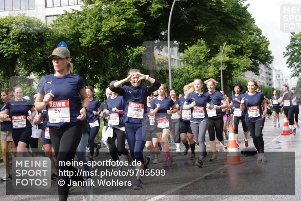 14.06.2026 - REWE Women's Run Jannik Wohlers http://msf.ph/oto/9795599 14.06.2026 09:09:42 Laufen 10031, 11131, 57, 11332, 11511, 657, 10210, 10923 meine-sportfotos.de