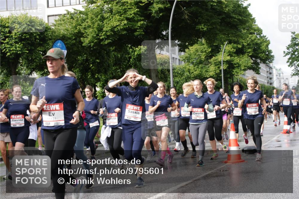 14.06.2026 - REWE Women's Run Jannik Wohlers http://msf.ph/oto/9795601 14.06.2026 09:09:43 Laufen 10031, 11131, 657, 10721, 11332, 7, 1427, 10923, 10210 meine-sportfotos.de