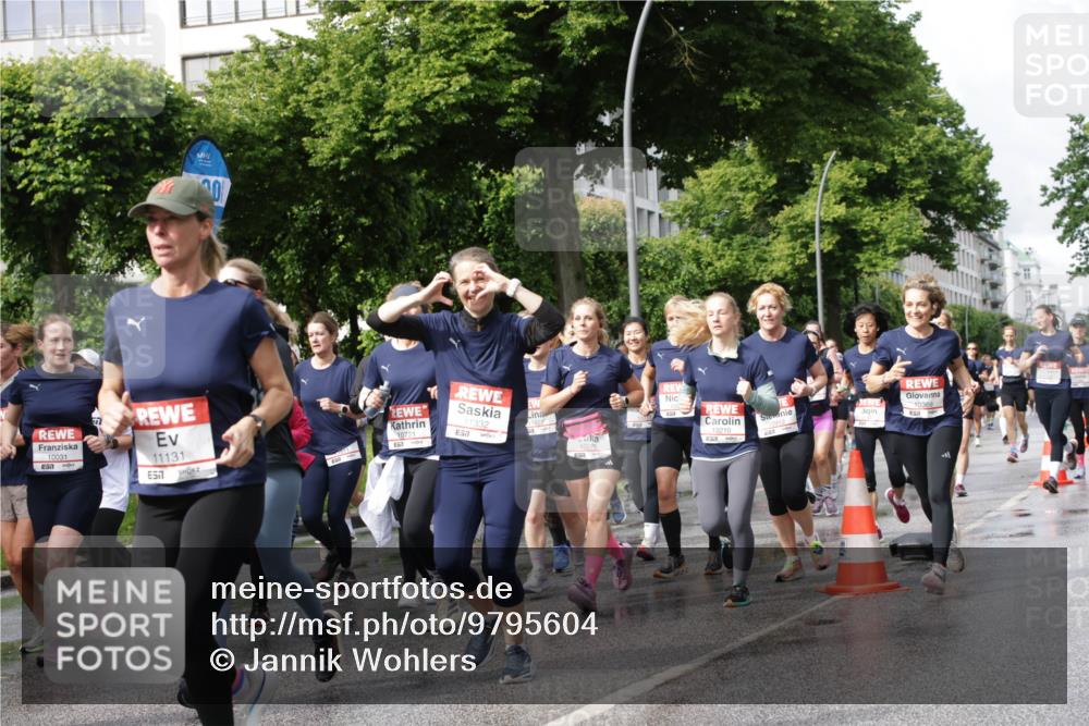 14.06.2026 - REWE Women's Run Jannik Wohlers http://msf.ph/oto/9795604 14.06.2026 09:09:43 Laufen 30, 11332, 11427, 10031, 11131, 51, 10721, 57, 10210, 10912, 10369 meine-sportfotos.de