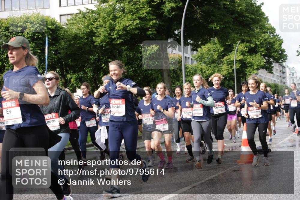 14.06.2026 - REWE Women's Run Jannik Wohlers http://msf.ph/oto/9795614 14.06.2026 09:09:43 Laufen 1003, 11131, 1265, 11332, 1072, 11427, 10075, 10210 meine-sportfotos.de
