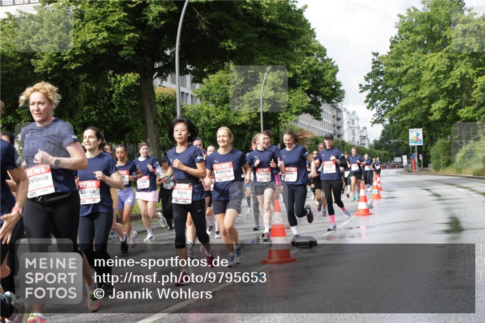 14.06.2026 - REWE Women's Run Jannik Wohlers http://msf.ph/oto/9795653 14.06.2026 09:09:45 Laufen 10912, 7, 10034, 57, 1343 meine-sportfotos.de