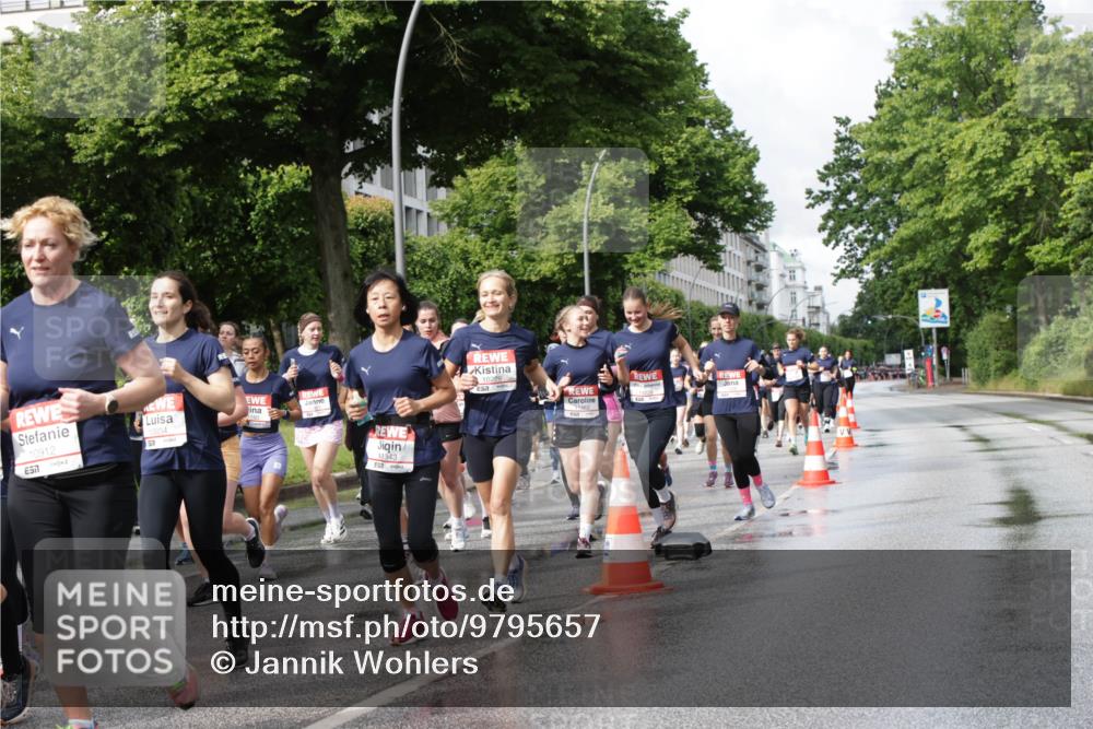 14.06.2026 - REWE Women's Run Jannik Wohlers http://msf.ph/oto/9795657 14.06.2026 09:09:45 Laufen 10912, 57, 10034, 11343 meine-sportfotos.de