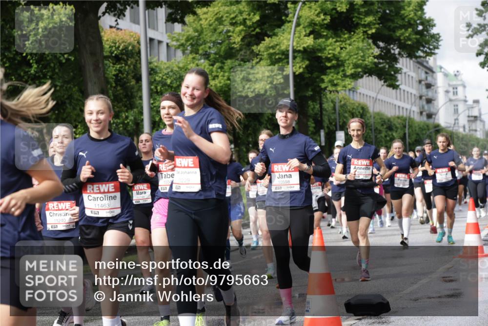 14.06.2026 - REWE Women's Run Jannik Wohlers http://msf.ph/oto/9795663 14.06.2026 09:09:46 Laufen 0229, 1004, 11148, 11240, 57, 11463, 10598, 57, 10377 meine-sportfotos.de