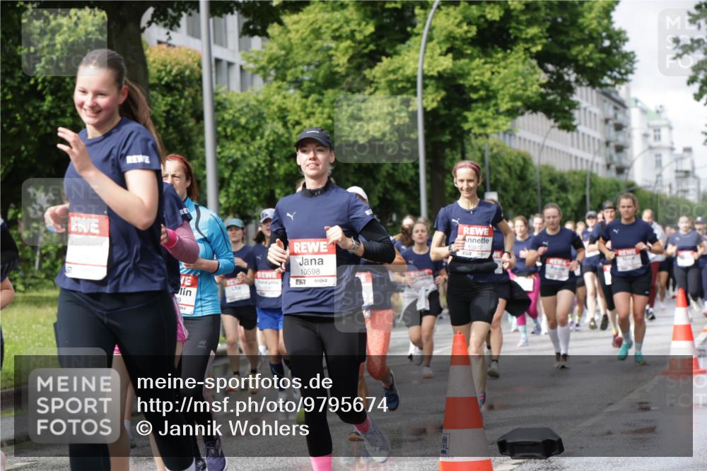 14.06.2026 - REWE Women's Run Jannik Wohlers http://msf.ph/oto/9795674 14.06.2026 09:09:47 Laufen 10598, 57, 9302, 22, 10377 meine-sportfotos.de