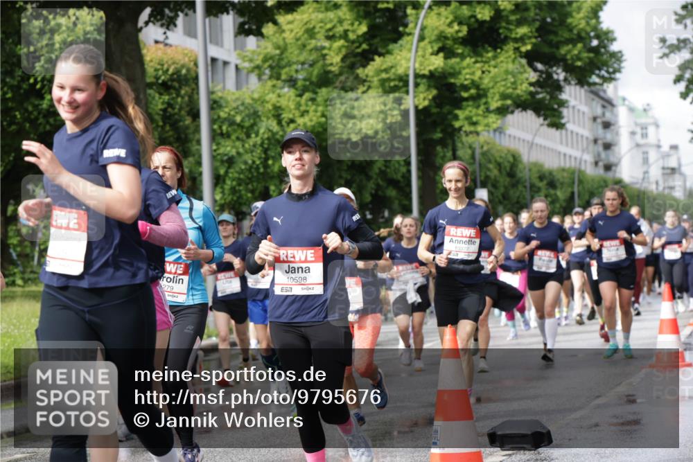 14.06.2026 - REWE Women's Run Jannik Wohlers http://msf.ph/oto/9795676 14.06.2026 09:09:47 Laufen 279, 10598, 7, 10377 meine-sportfotos.de