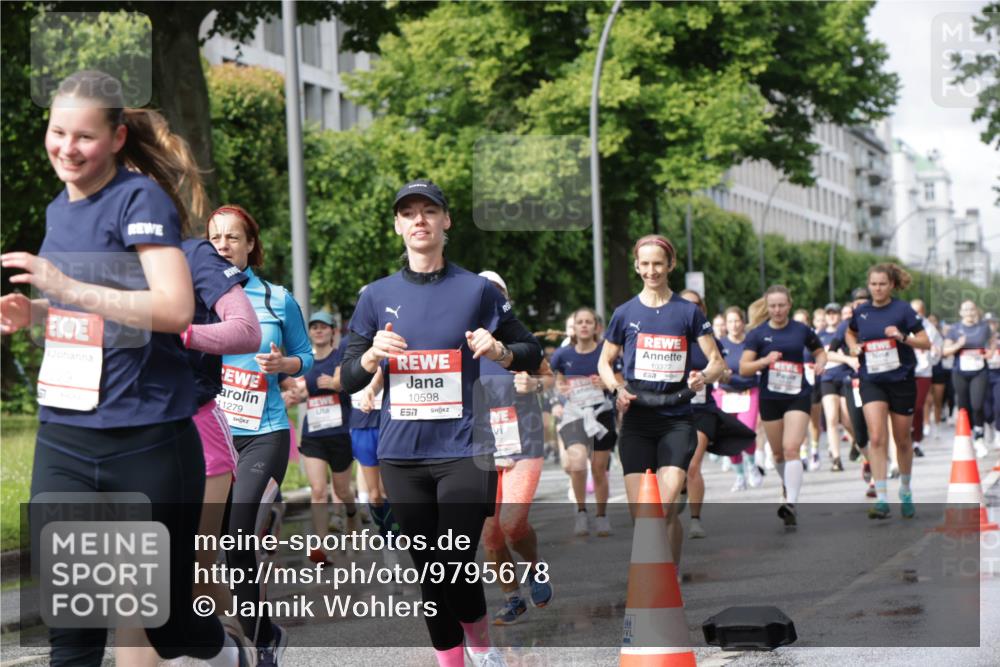14.06.2026 - REWE Women's Run Jannik Wohlers http://msf.ph/oto/9795678 14.06.2026 09:09:47 Laufen 6, 1279, 10598, 10377 meine-sportfotos.de