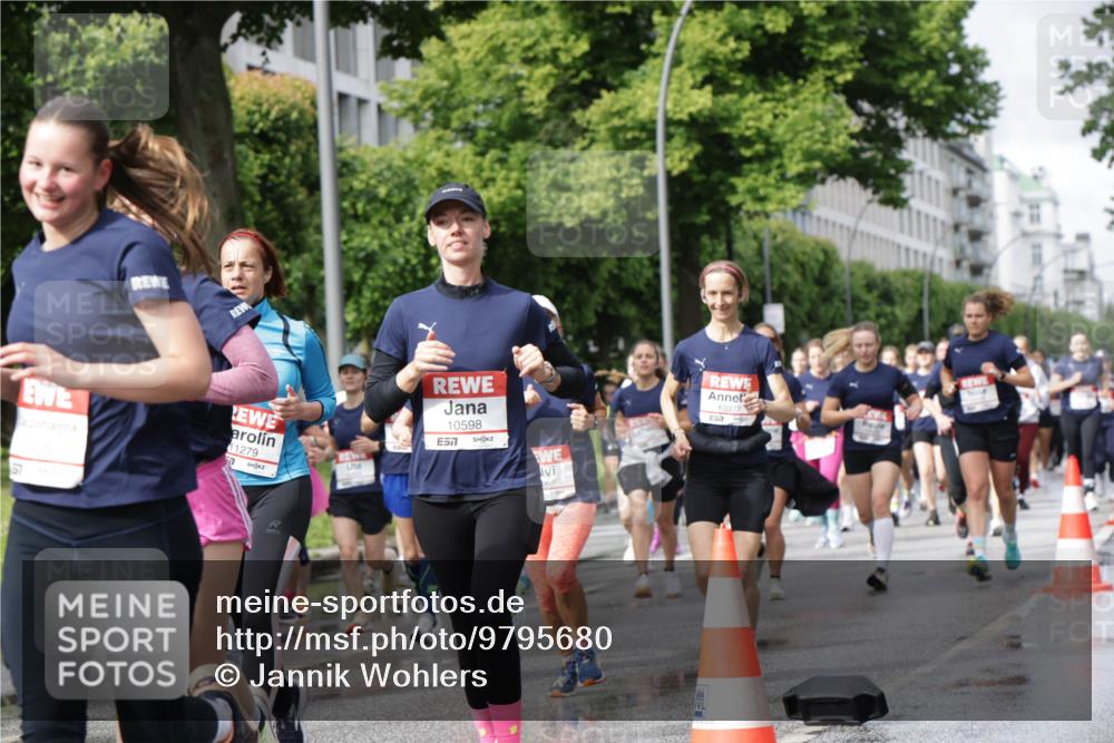 14.06.2026 - REWE Women's Run Jannik Wohlers http://msf.ph/oto/9795680 14.06.2026 09:09:47 Laufen 11279, 77, 10598, 57, 067, 10377 meine-sportfotos.de