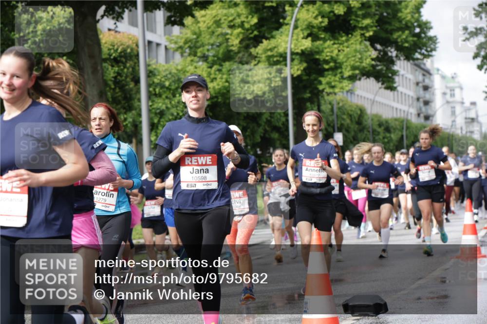 14.06.2026 - REWE Women's Run Jannik Wohlers http://msf.ph/oto/9795682 14.06.2026 09:09:47 Laufen 11279, 10598, 1067, 10377 meine-sportfotos.de