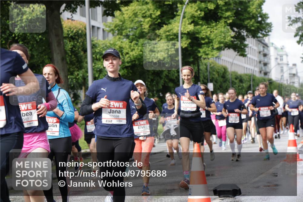 14.06.2026 - REWE Women's Run Jannik Wohlers http://msf.ph/oto/9795688 14.06.2026 09:09:47 Laufen 042, 279, 10598, 7, 11067, 51, 10377, 7 meine-sportfotos.de