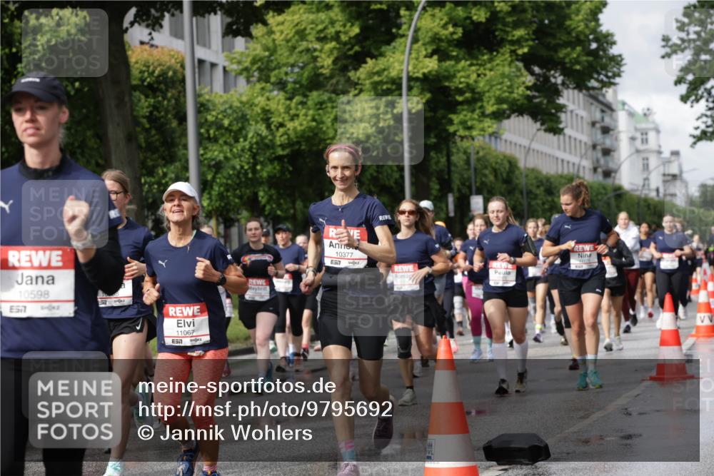 14.06.2026 - REWE Women's Run Jannik Wohlers http://msf.ph/oto/9795692 14.06.2026 09:09:48 Laufen 10598, 577, 11067, 10377, 57, 30222 meine-sportfotos.de