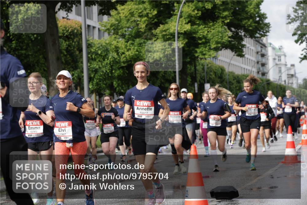 14.06.2026 - REWE Women's Run Jannik Wohlers http://msf.ph/oto/9795704 14.06.2026 09:09:48 Laufen 10768, 57, 11067, 10377, 1112, 7, 11155, 90, 02, 22 meine-sportfotos.de