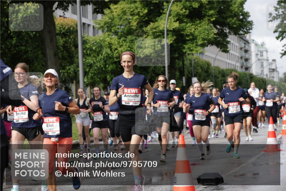 14.06.2026 - REWE Women's Run Jannik Wohlers http://msf.ph/oto/9795709 14.06.2026 09:09:48 Laufen 10768, 7, 11067, 10377, 7, 11155, 002, 22 meine-sportfotos.de