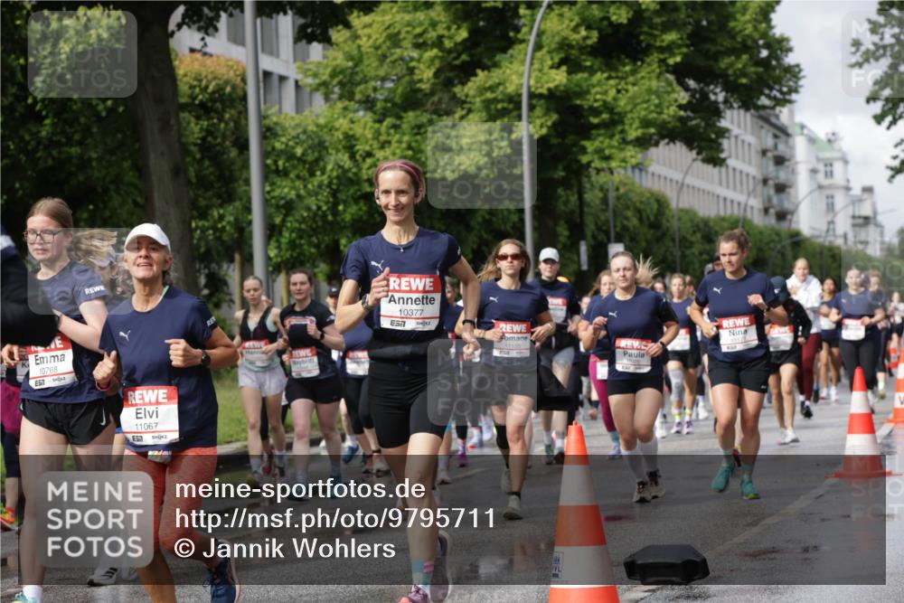 14.06.2026 - REWE Women's Run Jannik Wohlers http://msf.ph/oto/9795711 14.06.2026 09:09:48 Laufen 10768, 11067, 10377, 57, 11155, 93, 02, 22, 1117 meine-sportfotos.de