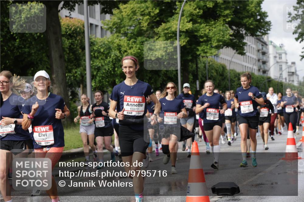 14.06.2026 - REWE Women's Run Jannik Wohlers http://msf.ph/oto/9795716 14.06.2026 09:09:48 Laufen 10768, 11067, 10377, 7, 11155, 51, 83, 02, 22 meine-sportfotos.de