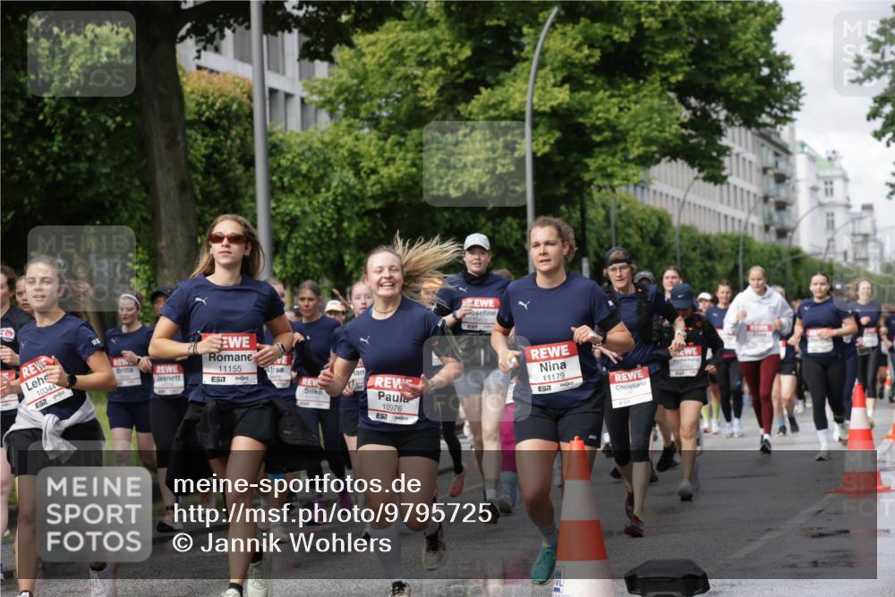 14.06.2026 - REWE Women's Run Jannik Wohlers http://msf.ph/oto/9795725 14.06.2026 09:09:50 Laufen 10344, 11155, 10976, 11179, 57 meine-sportfotos.de