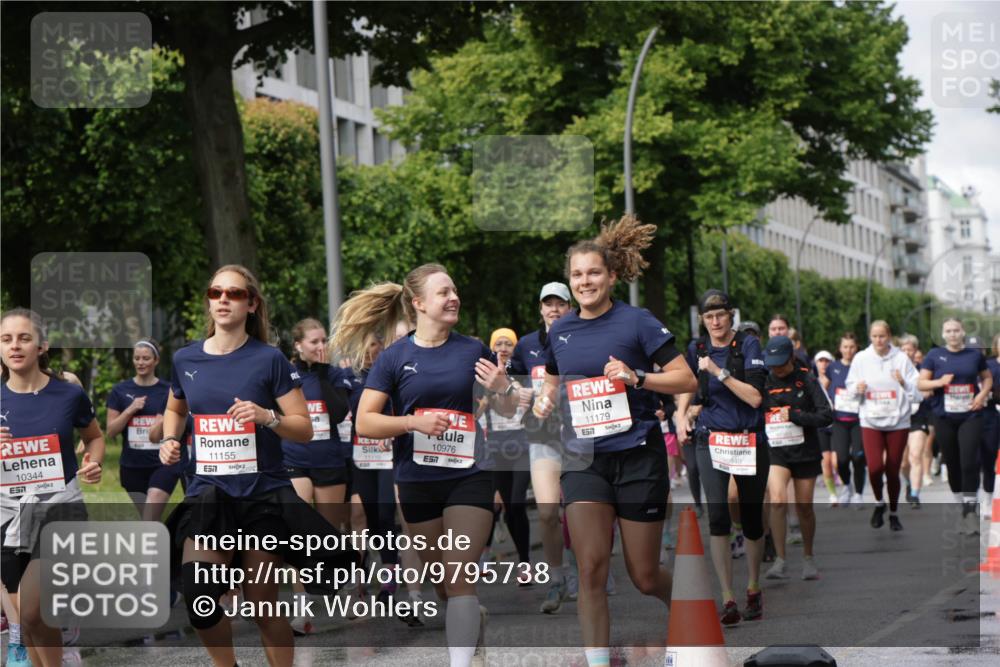 14.06.2026 - REWE Women's Run Jannik Wohlers http://msf.ph/oto/9795738 14.06.2026 09:09:51 Laufen 10344, 11155, 57, 11110, 10976, 7, 11179, 577, 10940 meine-sportfotos.de